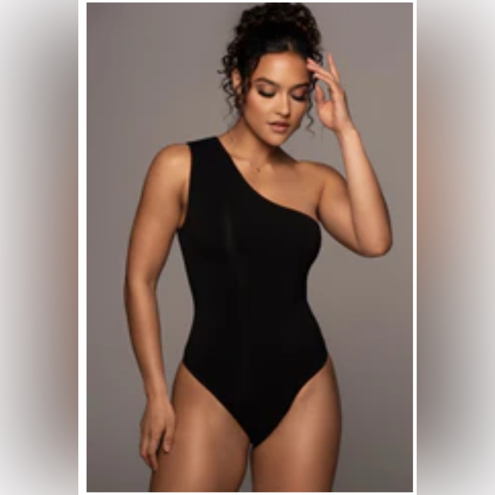 Black Samera One Shoulder Bodysuit